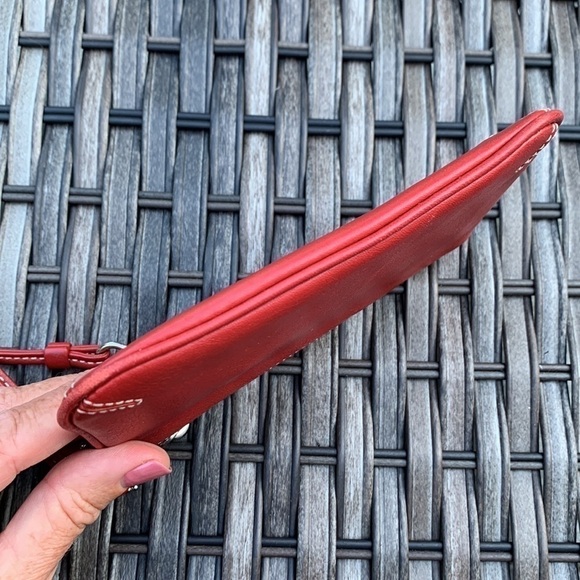 𝅺COACH Red Leather Wristlet - Picture 5 of 14